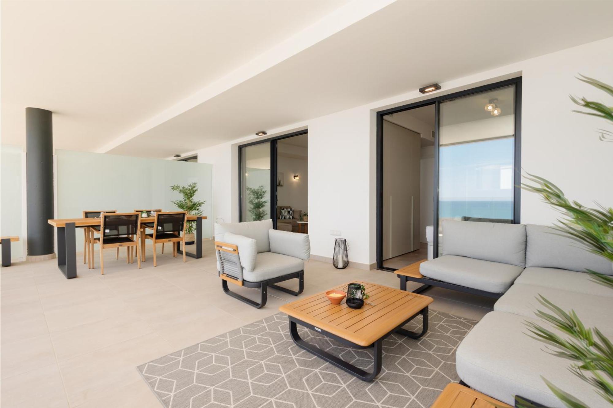 Modern Apartment, With Large Terrace And Panoramic Sea Views, In Fuengirola Málaga